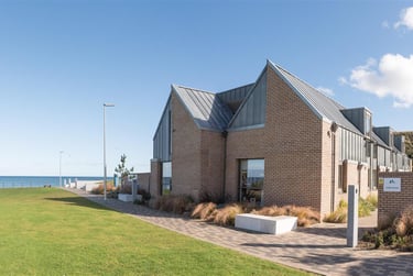 1 bed flat, East Sands, City Centre, St Andrews, KY168LH - Image 15